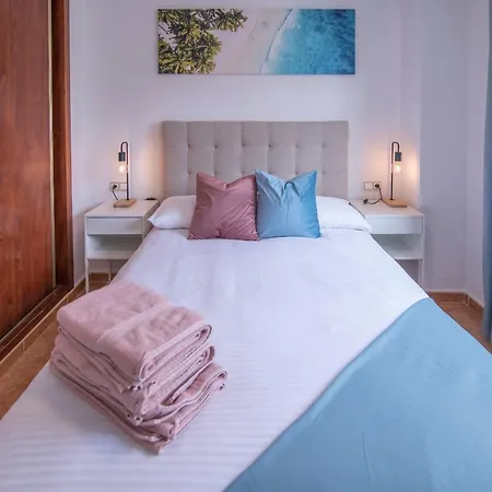 El Patio - Just 170m From Apartment *