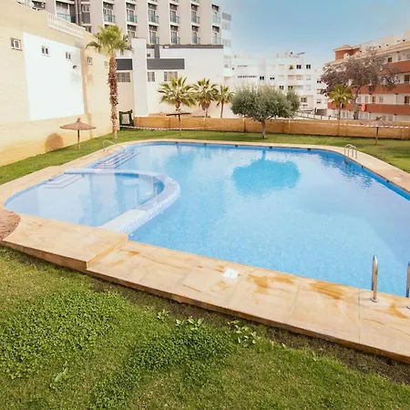 El Patio - Just 170m From